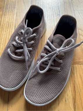 allbirds Women's Brown Knit Lace-Up Sneakers with Light Gray Laces